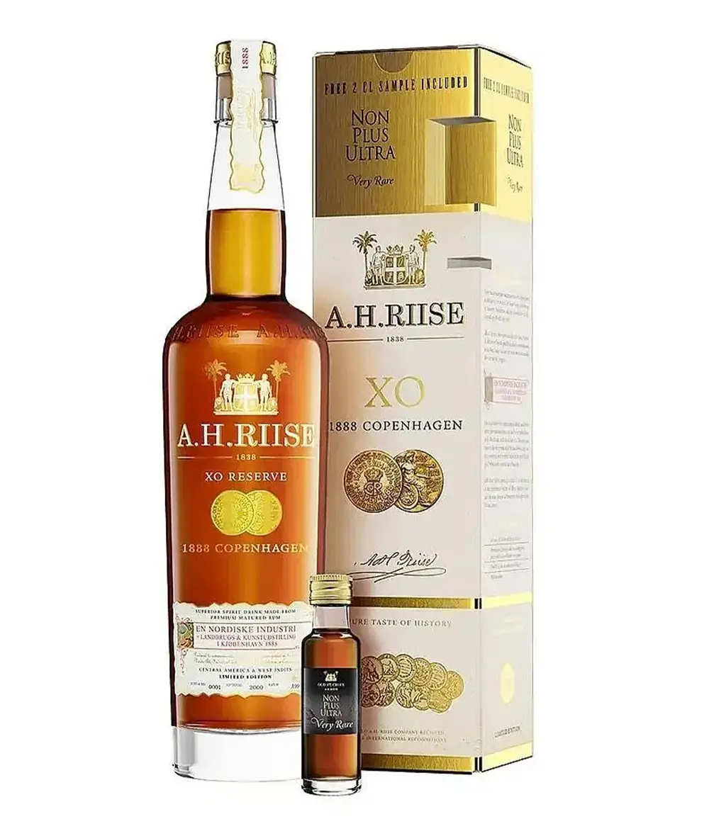 A.H. Riise 1888 Copenhagen Gold 0,7l 40% + A.H. Riise Non Plus Ultra Very Rare 0,02l 42% GB